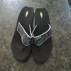 NWOT PYTHON VOLATILE WEDGE